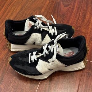 New Balance 327 Black and White Sneakers, size 7.5